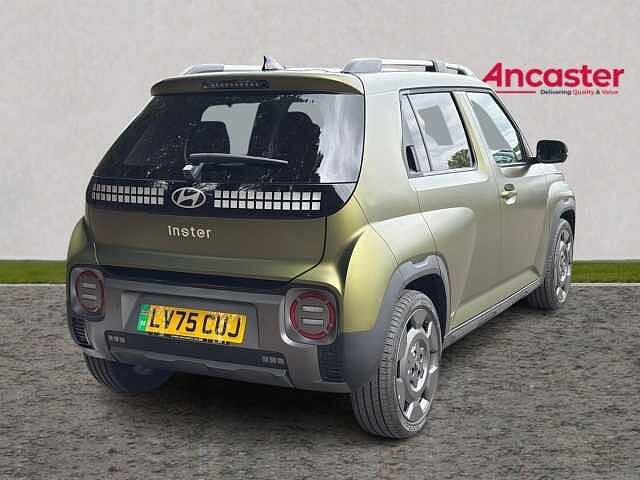 Hyundai INSTER 85kW Cross 49kWh 5dr Auto Matte - Amazons green