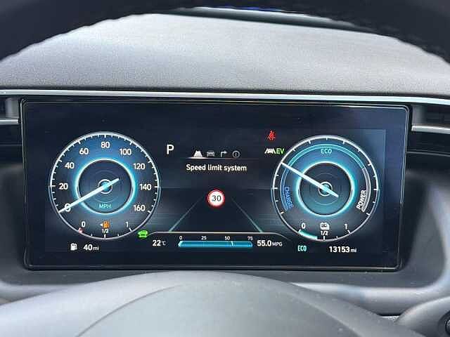 Hyundai TUCSON 1.6 TGDi Hybrid 230 SE Connect 5dr 2WD Auto Red