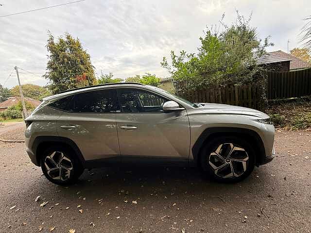 Hyundai TUCSON 1.6 h T-GDi Premium SUV 5dr Petrol Hybrid Auto Euro 6 (s/s) (230 ps) Silver