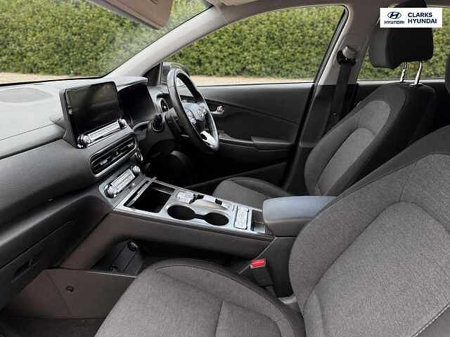 Hyundai KONA 64kWh Premium SUV 5dr Electric Auto (10.5kW Charger) (204 ps) Black