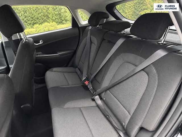 Hyundai KONA 64kWh Premium SUV 5dr Electric Auto (10.5kW Charger) (204 ps) Black