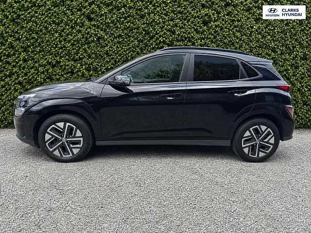 Hyundai KONA 64kWh Premium SUV 5dr Electric Auto (10.5kW Charger) (204 ps) Black
