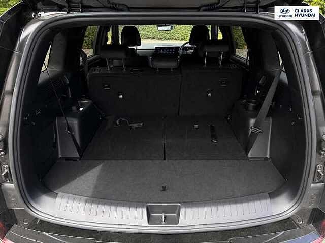 Hyundai SANTA FE 1.6 T-GDi 13.8kWh Calligraphy SUV 5dr Petrol Plug-in Hybrid Auto 4WD Euro 6 (s/s Black