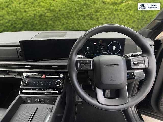Hyundai SANTA FE 1.6 T-GDi 13.8kWh Calligraphy SUV 5dr Petrol Plug-in Hybrid Auto 4WD Euro 6 (s/s Black