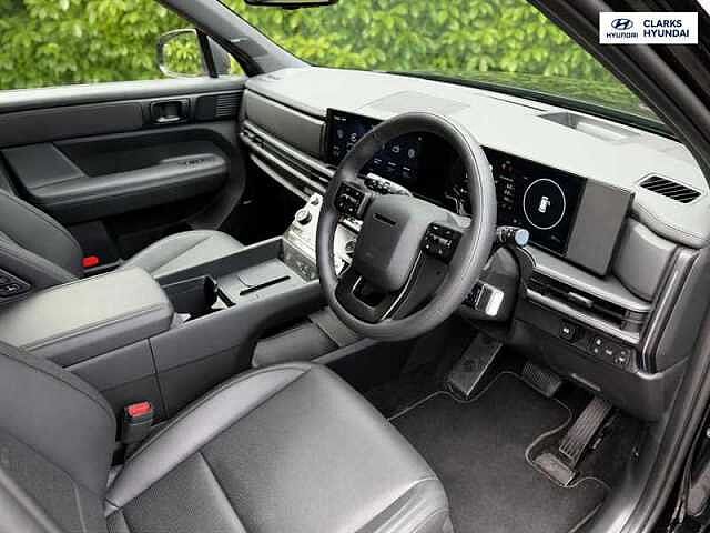 Hyundai SANTA FE 1.6 T-GDi 13.8kWh Calligraphy SUV 5dr Petrol Plug-in Hybrid Auto 4WD Euro 6 (s/s Black