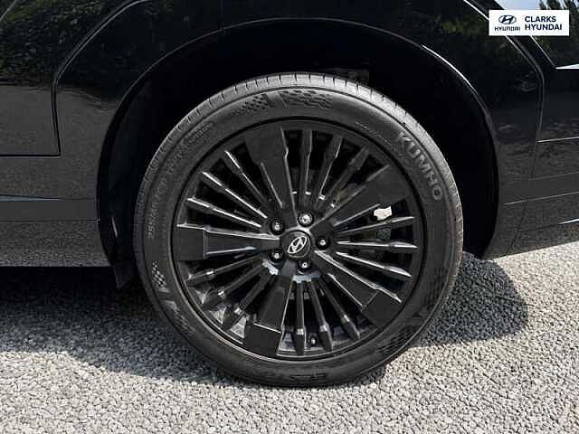 Hyundai SANTA FE 1.6 T-GDi 13.8kWh Calligraphy SUV 5dr Petrol Plug-in Hybrid Auto 4WD Euro 6 (s/s Black