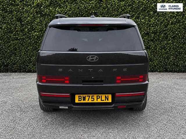 Hyundai SANTA FE 1.6 T-GDi 13.8kWh Calligraphy SUV 5dr Petrol Plug-in Hybrid Auto 4WD Euro 6 (s/s Black