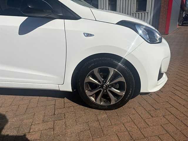 Hyundai i10 1.0 Play Hatchback 5dr Petrol Manual Euro 6 (67 ps)
