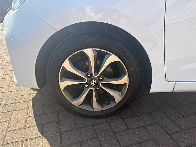 Hyundai i10 1.0 Play Hatchback 5dr Petrol Manual Euro 6 (67 ps)