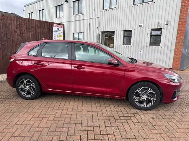 Hyundai i30 1.0 T-GDi MHEV SE Connect Hatchback 5dr Petrol Hybrid DCT Euro 6 (s/s) (120 ps)