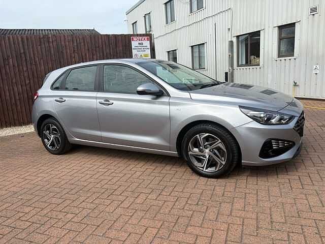 Hyundai i30 1.0 T-GDi MHEV SE Connect Hatchback 5dr Petrol Hybrid DCT Euro 6 (s/s) (120 ps)