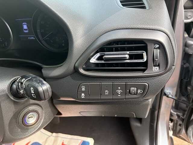Hyundai i30 1.0 T-GDi MHEV SE Connect Hatchback 5dr Petrol Hybrid DCT Euro 6 (s/s) (120 ps)