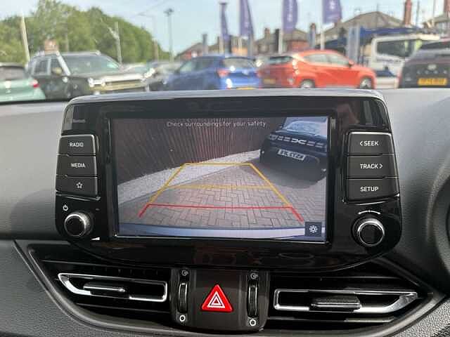 Hyundai i30 1.0 T-GDi MHEV SE Connect Hatchback 5dr Petrol Hybrid DCT Euro 6 (s/s) (120 ps)