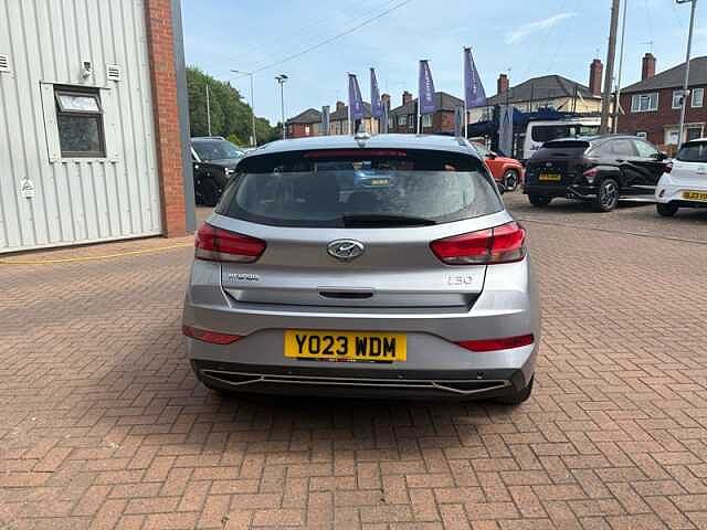 Hyundai i30 1.0 T-GDi MHEV SE Connect Hatchback 5dr Petrol Hybrid DCT Euro 6 (s/s) (120 ps)