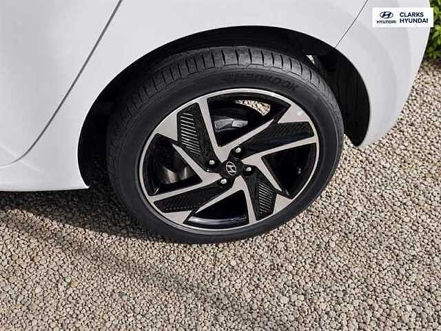 Hyundai I10 1.2 Premium Hatchback 5dr Petrol Manual Euro 6 (s/s) (84 ps) White